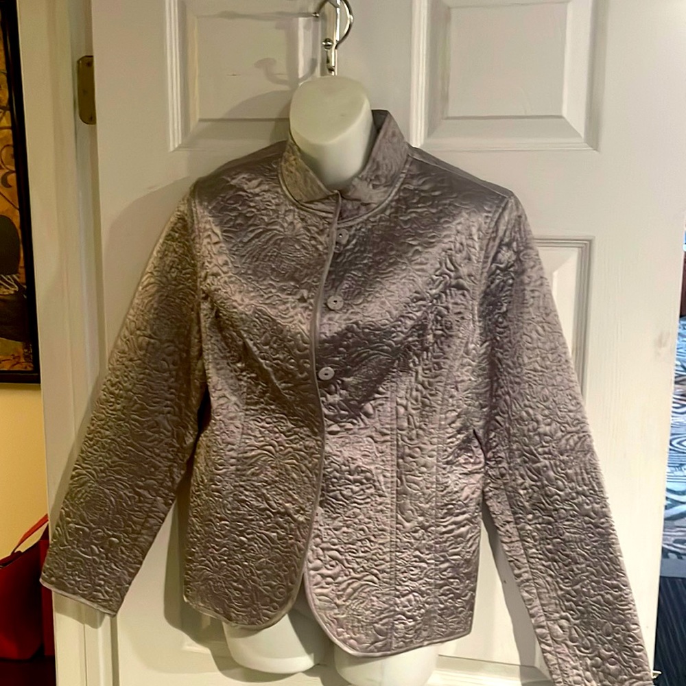 Kate Jill casual Quilted and Gray silver satin size medium Waist Jacket.